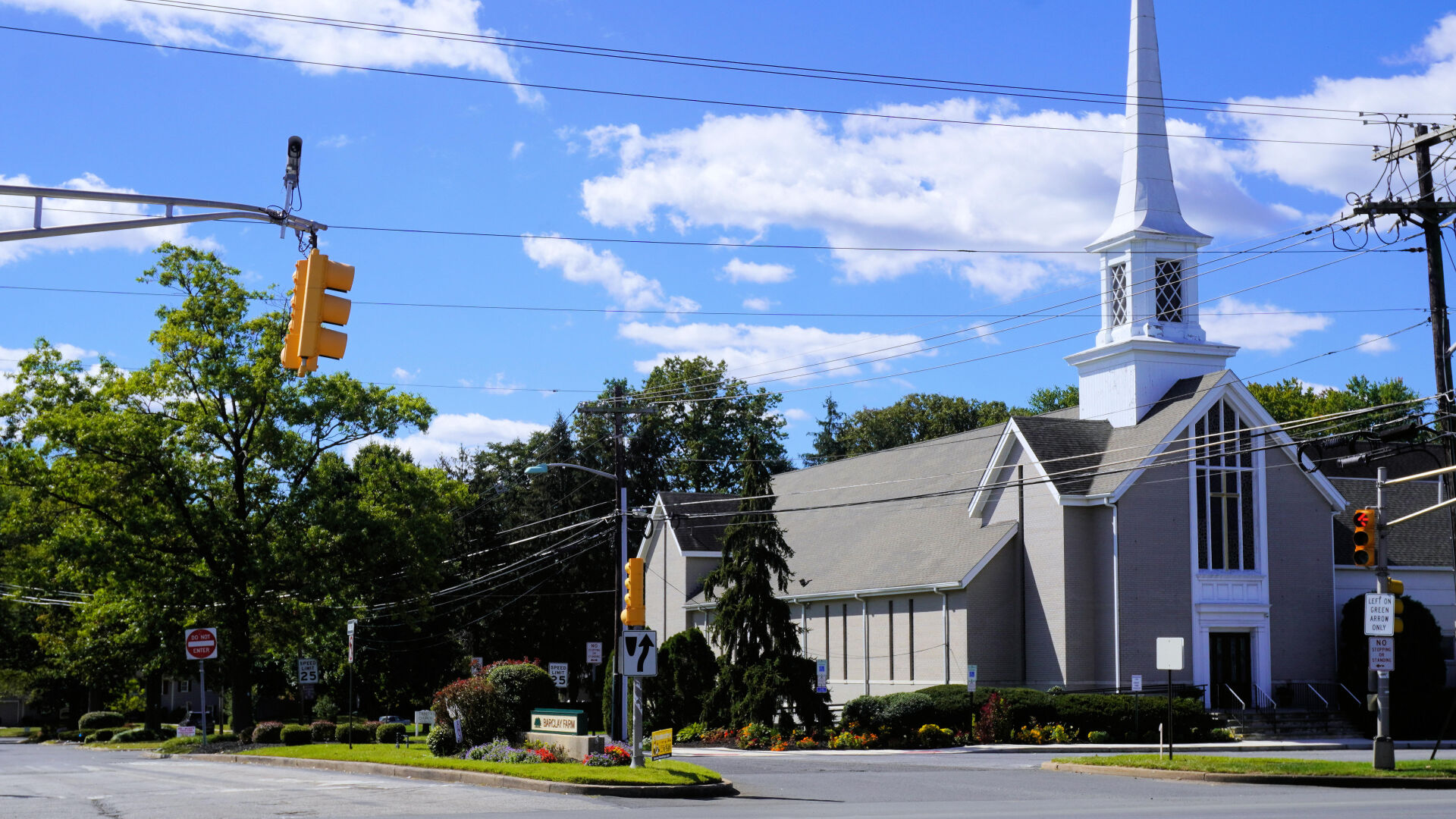 XXX09292021 BARCLAY FARM MEDIAN.JPG